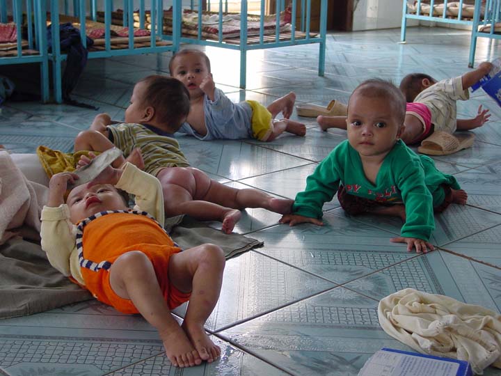 22-Kon Tum babies 01