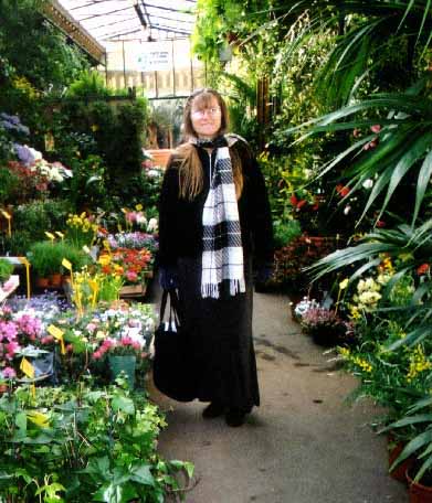picture of margueritte at marche aux fleurs on ile de la 
				cite